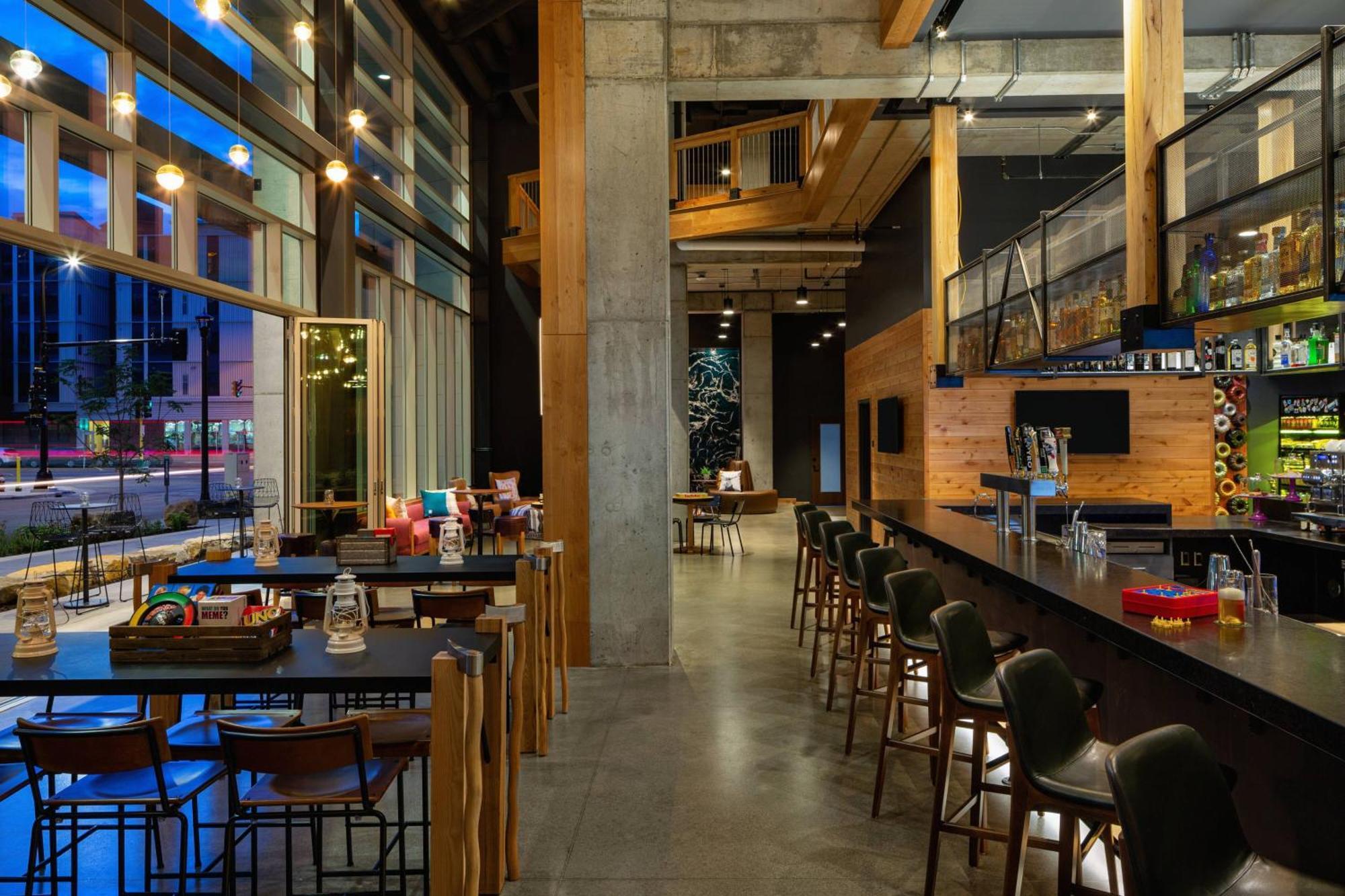 Moxy Minneapolis Downtown Exterior photo